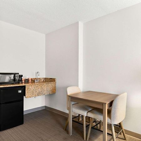 Comfort Inn Pocono Lakes Region Lake Ariel Bagian luar foto