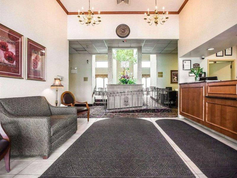 Comfort Inn Pocono Lakes Region Lake Ariel Bagian luar foto