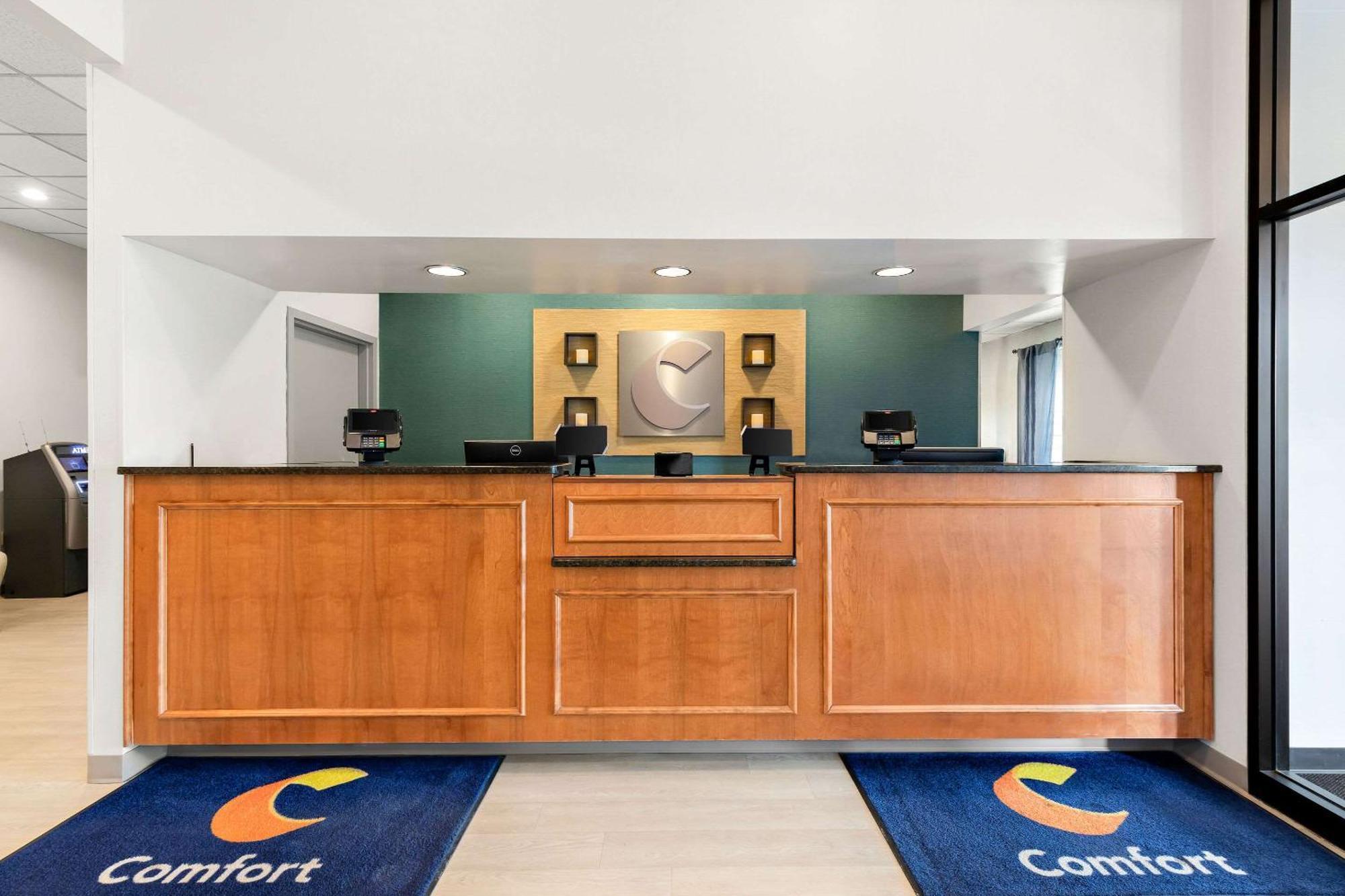 Comfort Inn Pocono Lakes Region Lake Ariel Bagian luar foto