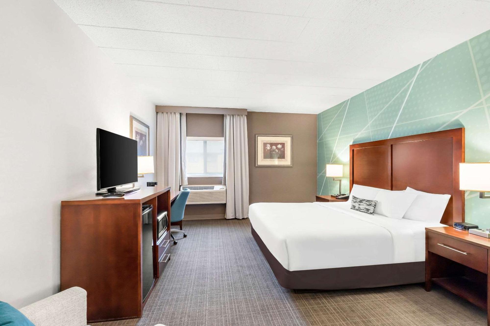 Comfort Inn Pocono Lakes Region Lake Ariel Bagian luar foto
