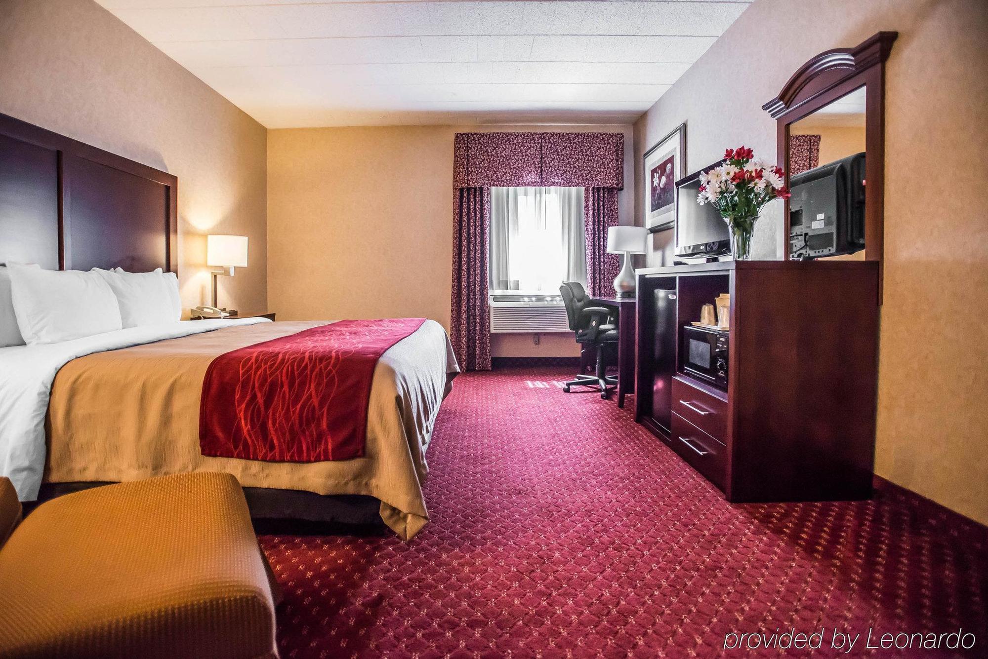 Comfort Inn Pocono Lakes Region Lake Ariel Bagian luar foto