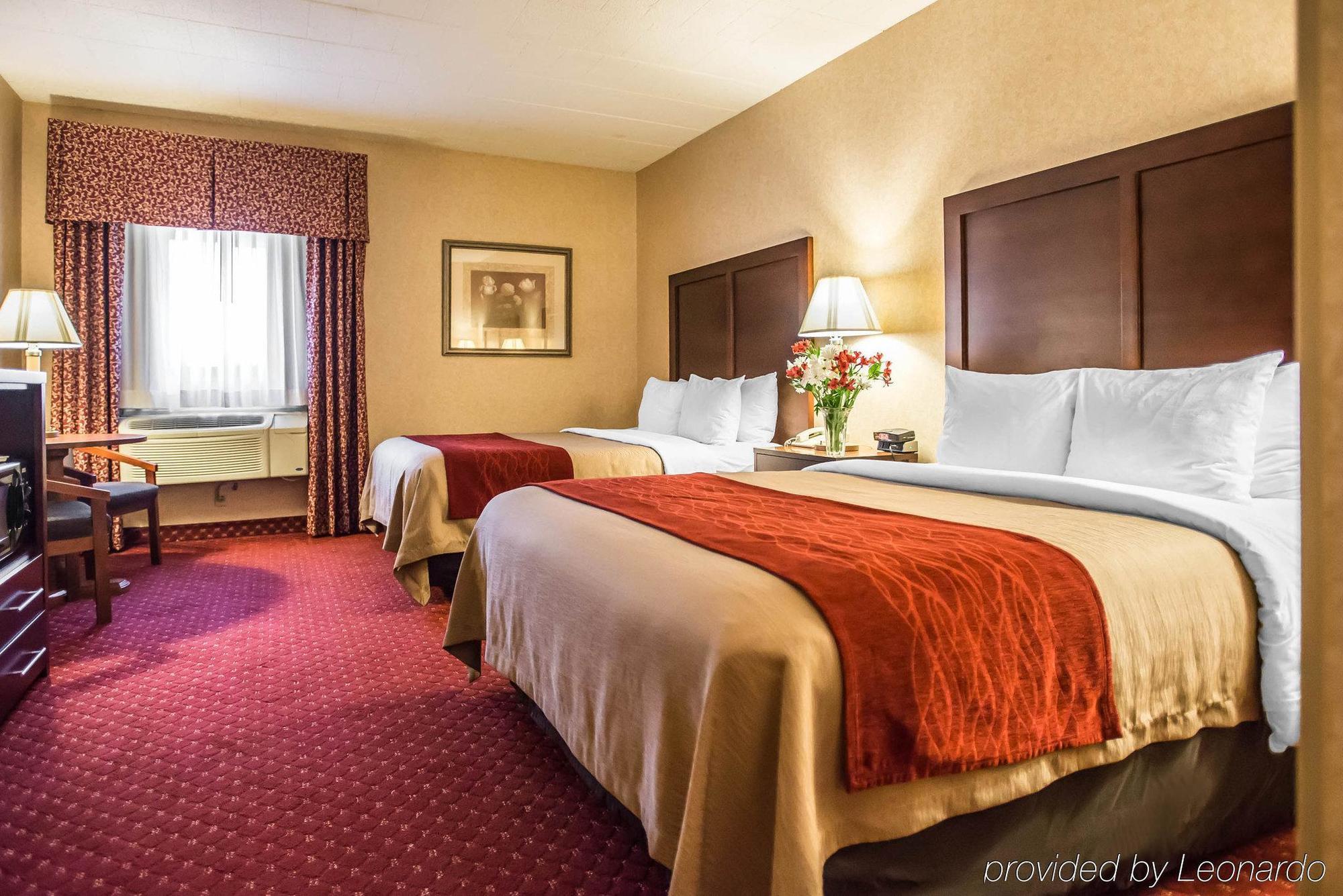 Comfort Inn Pocono Lakes Region Lake Ariel Bagian luar foto
