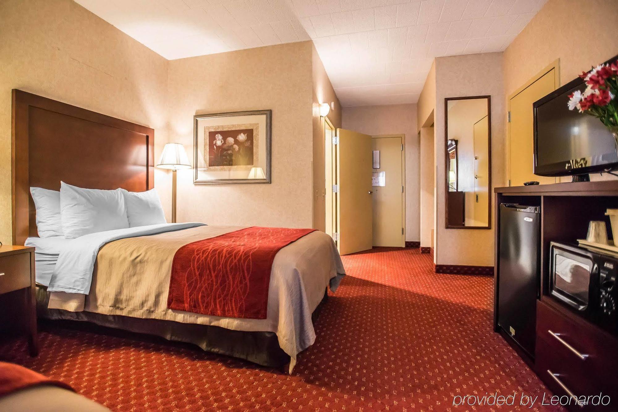 Comfort Inn Pocono Lakes Region Lake Ariel Bagian luar foto